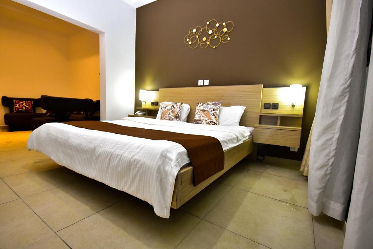 Robert'S Hotel อาบีจาน ภายนอก รูปภาพ