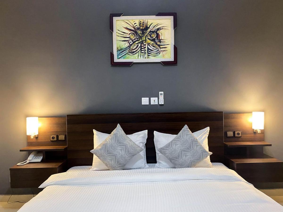 Robert'S Hotel อาบีจาน ภายนอก รูปภาพ
