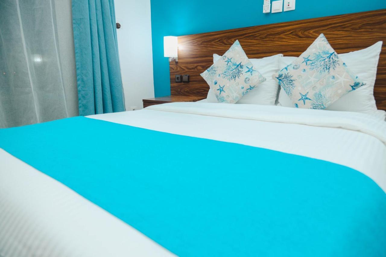Robert'S Hotel อาบีจาน ภายนอก รูปภาพ