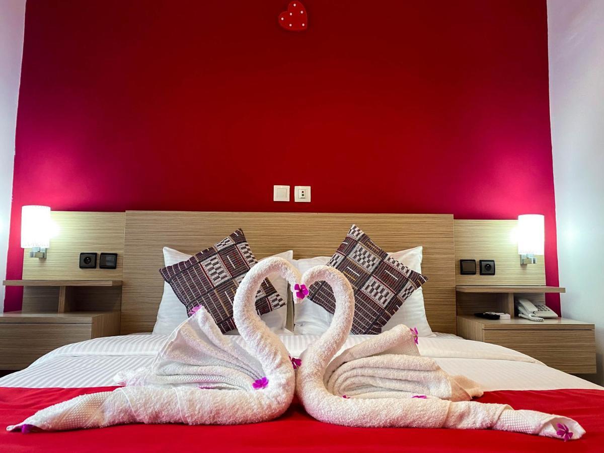 Robert'S Hotel อาบีจาน ภายนอก รูปภาพ