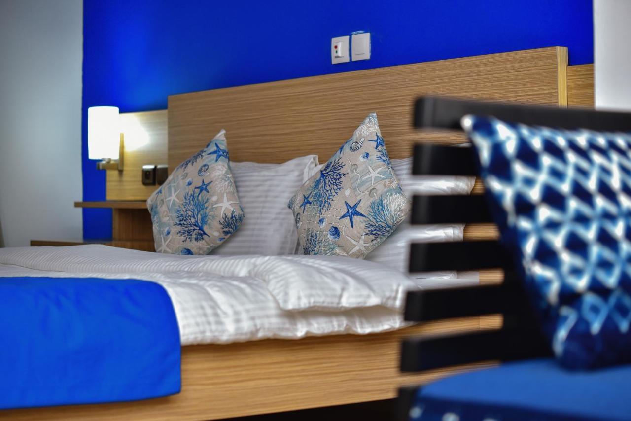 Robert'S Hotel อาบีจาน ภายนอก รูปภาพ