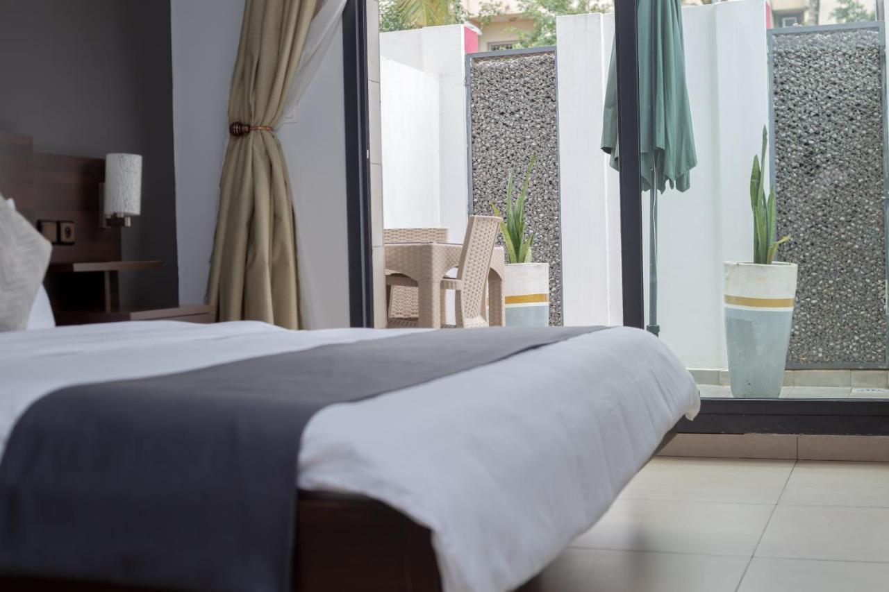 Robert'S Hotel อาบีจาน ภายนอก รูปภาพ