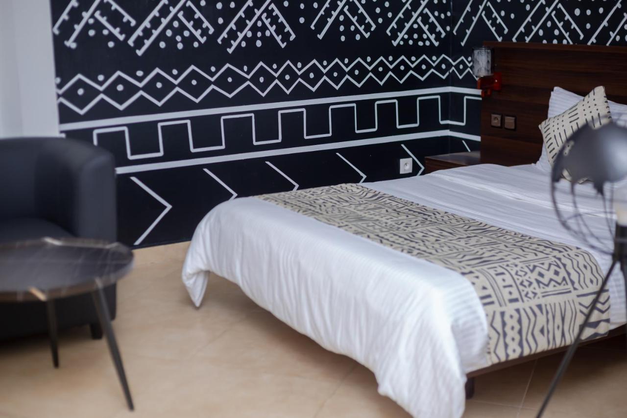 Robert'S Hotel อาบีจาน ภายนอก รูปภาพ