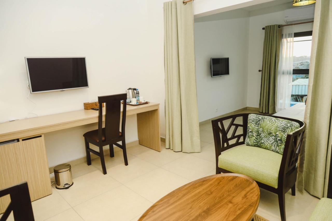 Robert'S Hotel อาบีจาน ภายนอก รูปภาพ
