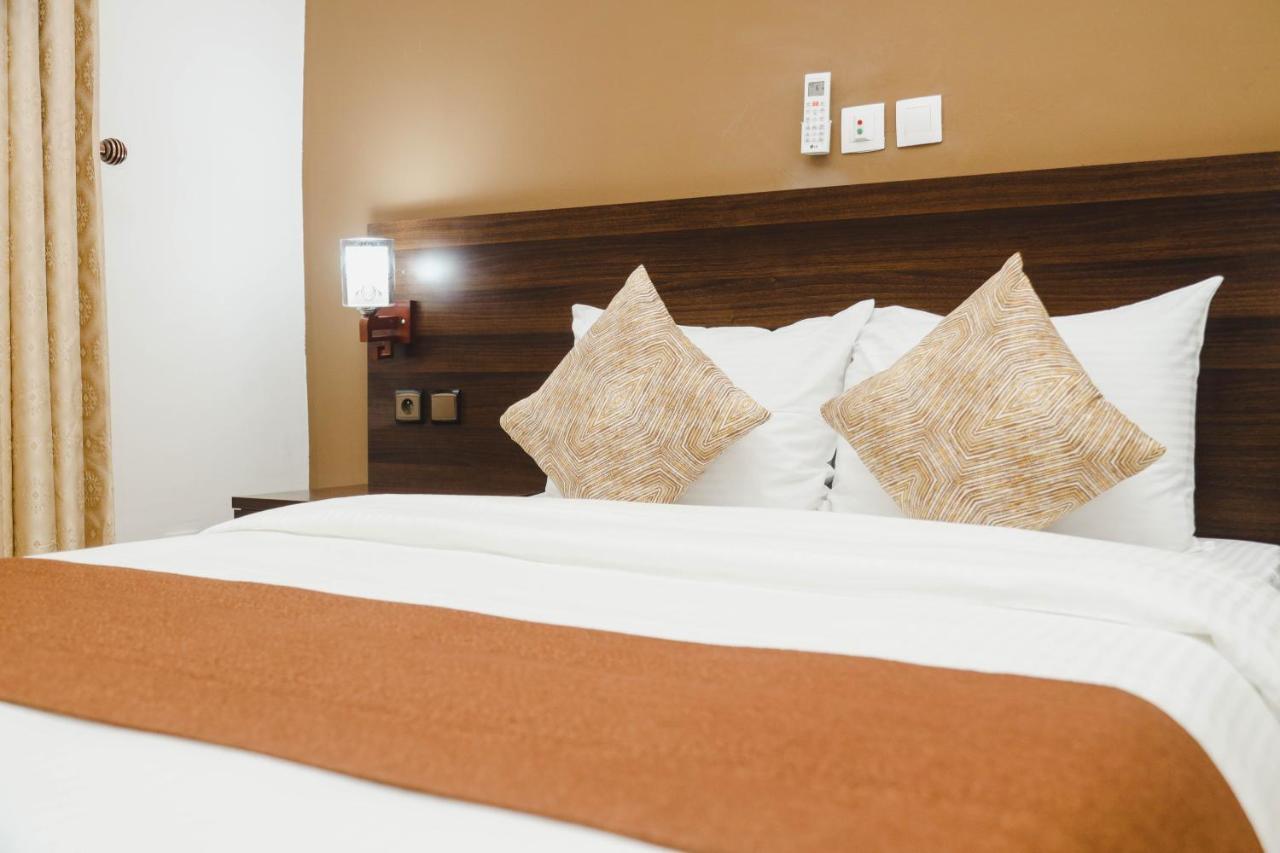 Robert'S Hotel อาบีจาน ภายนอก รูปภาพ